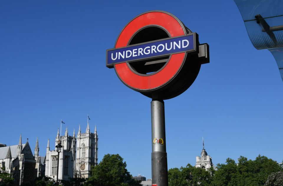 London: Top 30 Sights Tour and Sherlock Holmes Museum - Price and Value: What $91.60 Buys You in Real London Time