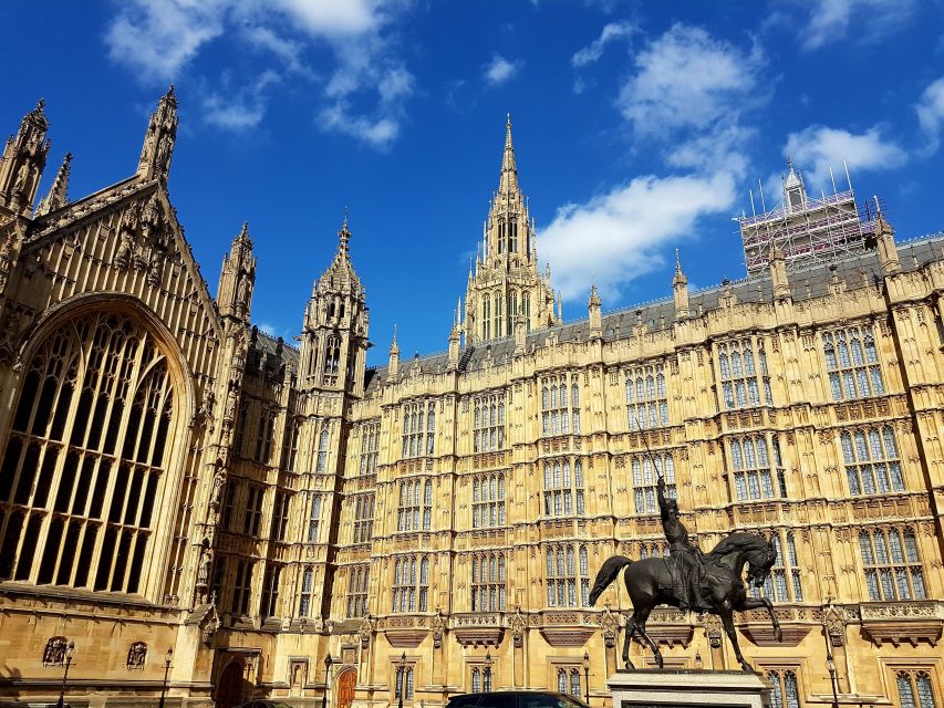 London: Top 30 Sights Walking Tour and Clink Prison Entry - Meeting at the Ritz: How This Tour Gets You Moving