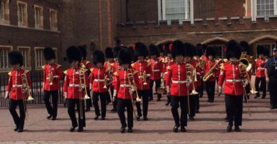 London: Top 30 Sights Walking Tour and The Shard Entry - Buckingham Palace and Whitehall: your shot at Changing of the Guard (when it’s on)
