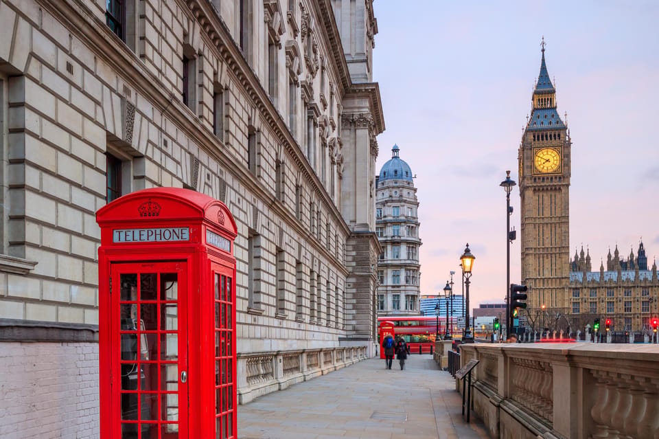 London: Top Attractions and City Highlights Walking Tour - Trafalgar Square and Nelson’s Column: one of the easiest wins on foot