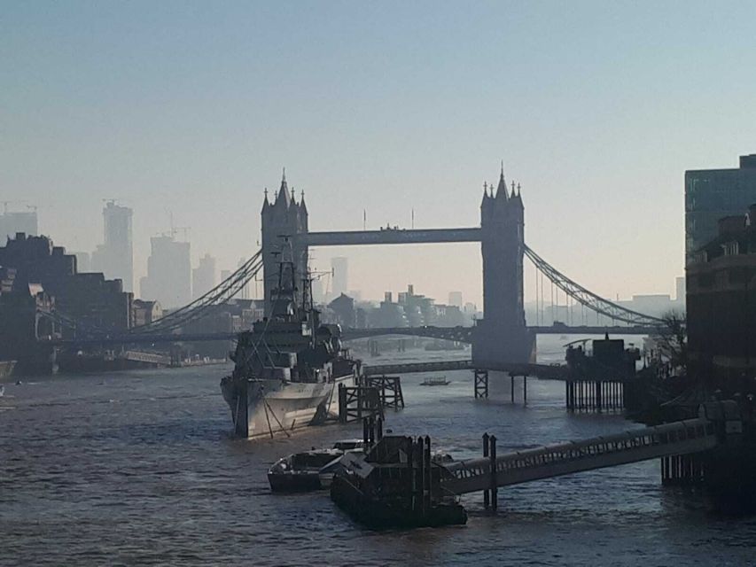 London: Tower, Cruise, & Harrods Tea Full-Day Experience - Meeting at Victoria: an early start that sets the tone