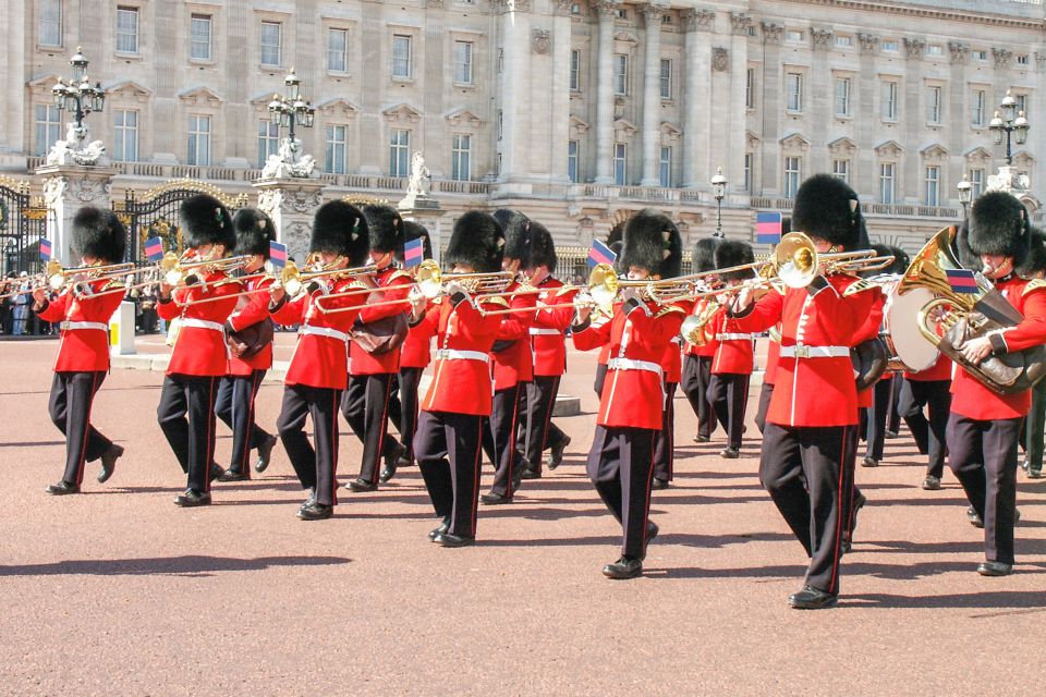 London: Tower, Cruise, & Harrods Tea Full-Day Experience - Tower of London: Crown Jewels viewing with real time to look