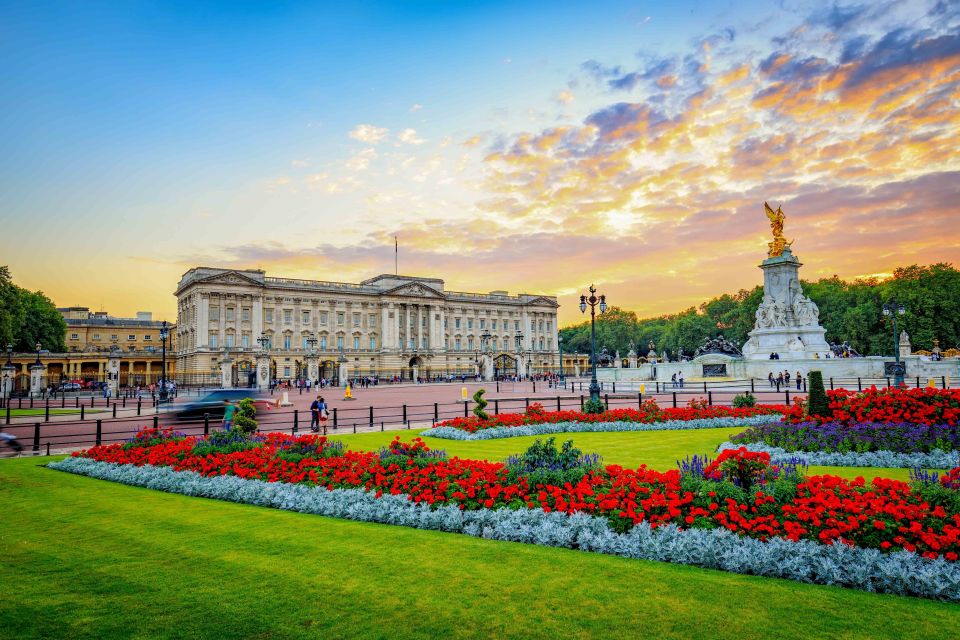 London: Tower, Cruise, & Harrods Tea Full-Day Experience - St. Paul’s Cathedral with Wren, the organ, and royal tombs