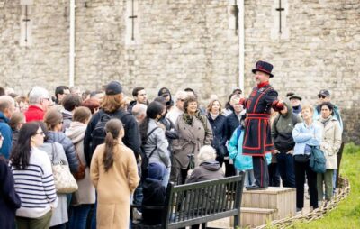 London: Tower of London & Changing of the Guard Experience - Tower of London early entry and the Beefeaters opening ceremony