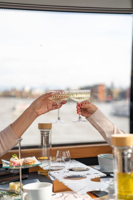 London: Traditional Afternoon Tea Tour in a Luxury Coach - Landmarks you’ll see from your seat: St. Paul’s to Piccadilly