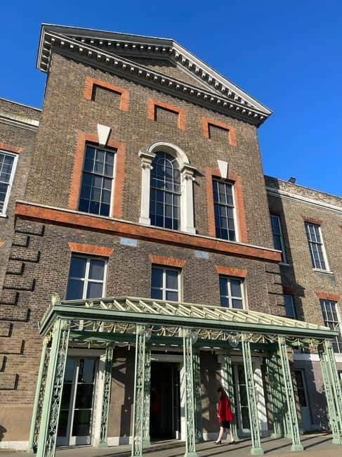 London: VIP Kensington Palace Gardens Tour & Royal High Tea - Who should book this Kensington Palace Gardens and Royal High Tea tour?