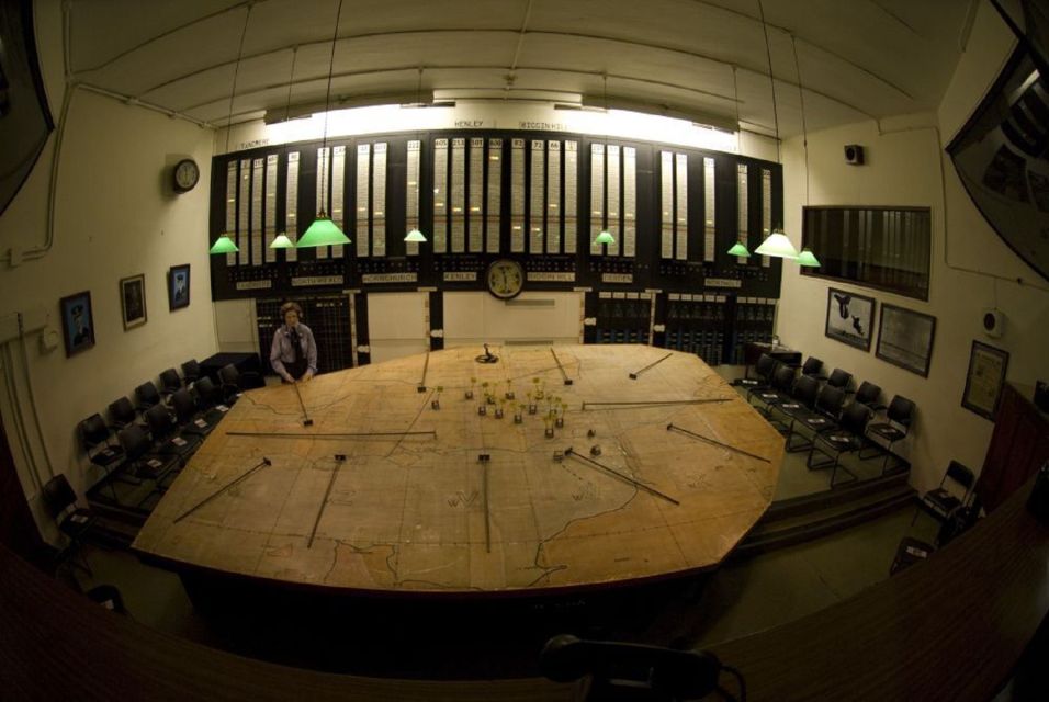 London: Westminster Abbey & Churchill War Rooms Walking Tour - Whitehall to Parliament Square: where the photos become orientation