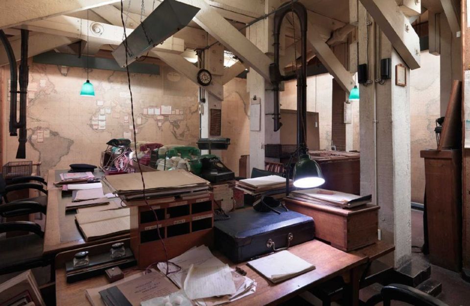 London: Westminster Abbey & Churchill War Rooms Walking Tour - Westminster Abbey: one hour that can either fly by or feel perfect