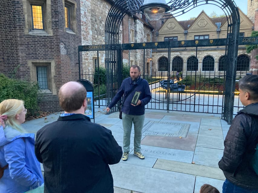 London's Ghosts & Gruesome Past Nighttime Walking Tour - Key things to know before you go