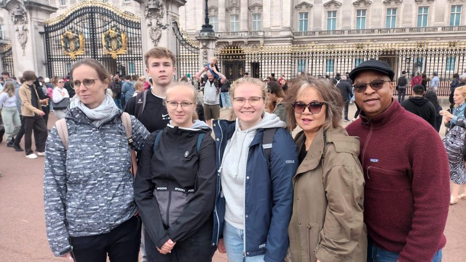London’s Royal Family and Changing of the Guard Tour - St. James’s Park: the pause that keeps the day from feeling like a rush