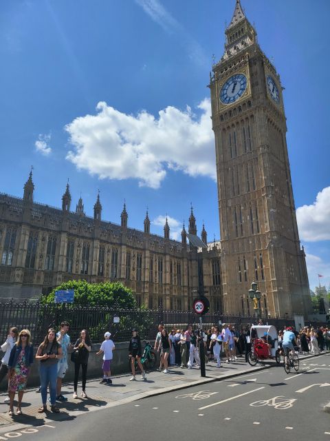 Luxury Private Tour in London with Lunch - Meeting Charing Cross and starting at the right spot