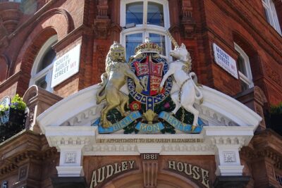 Mayfair, London's famous aristocratic village - Exclusive, Private Walking Tour - Fortnum & Mason: a luxury store with a market-stall origin