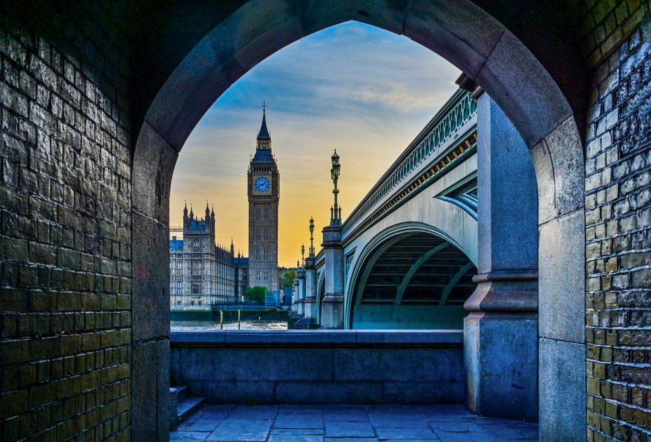 Night Photography Tour in London - Meeting at Caffè Nero by Westminster Station: start where the light is