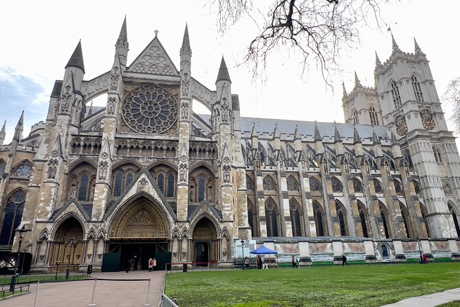 Private 3-Hour London Tour with Pickup – Explore Iconic Landmarks - Westminster Abbey, Big Ben, and Downing Street in one compressed plan