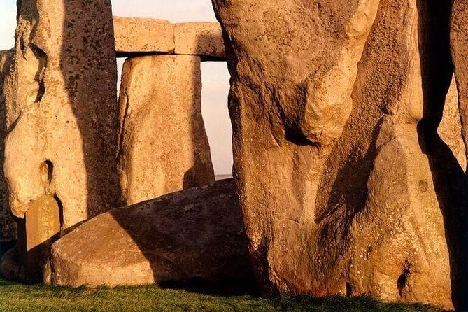 Private Archaeologist Guided Tour Stonehenge, Salisbury & Avebury - Durrington Walls: meet the builders village idea