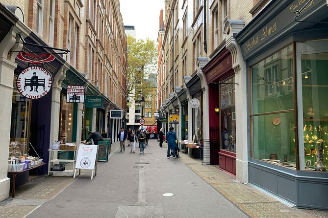 Private Guided Tour of Harry Potter Locations - English/ Italian - Sirius Black’s house area: street-level spotting and trivia that sticks