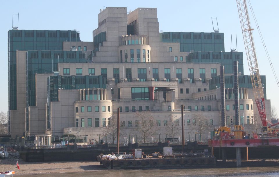 Private London Spy Walking Tour - The Savoy Hotel area: why grand hotels get pulled into spy stories