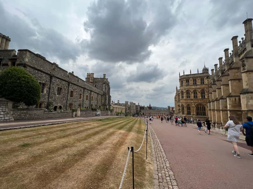 Private trip to Windsor Castle and Stonehenge - Stonehenge Visitor Centre: pre-walk context that helps the stones click