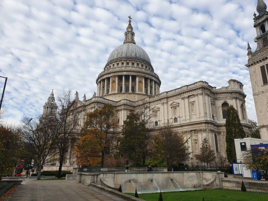 Roman Ruins to Blitz Bombings: London's Fiery History - Guildhall to St Paul’s: civic London, faith, and a sharper sense of where you are