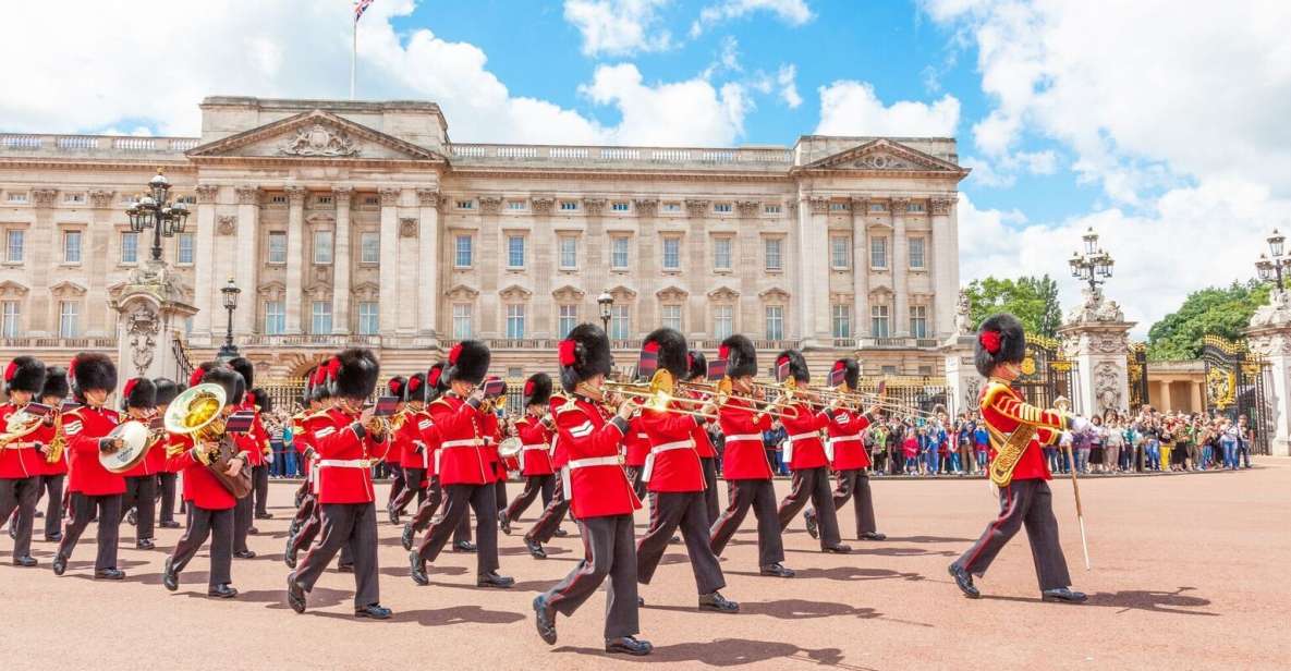 Royal London Tour incl Buckingham Palace & Changing of Guard - A well-run 8-hour route starting in Victoria