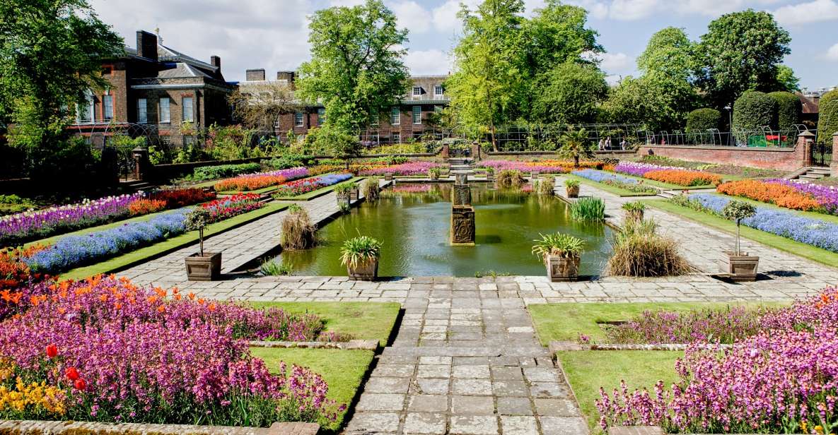 Secret Gardens of London Private Tour - Trafalgar Square to Covent Garden: roses and Actor’s Church garden