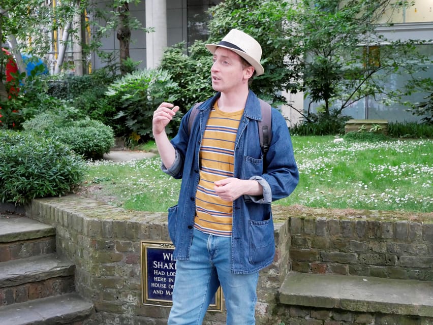 Shakespeare's London: Walking Tour - Hidden Shakespeare monuments and side streets: the “join the dots” effect