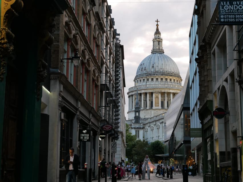 Shakespeare's London: Walking Tour - Ending on the Southbank at the Globe site: a satisfying theatre finish
