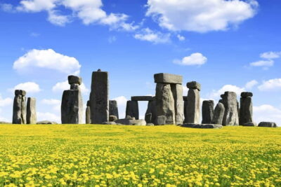 Stonehenge, Bath, Windsor and Roman Baths London Day Tours - Stonehenge: close access plus stories that make the stones click