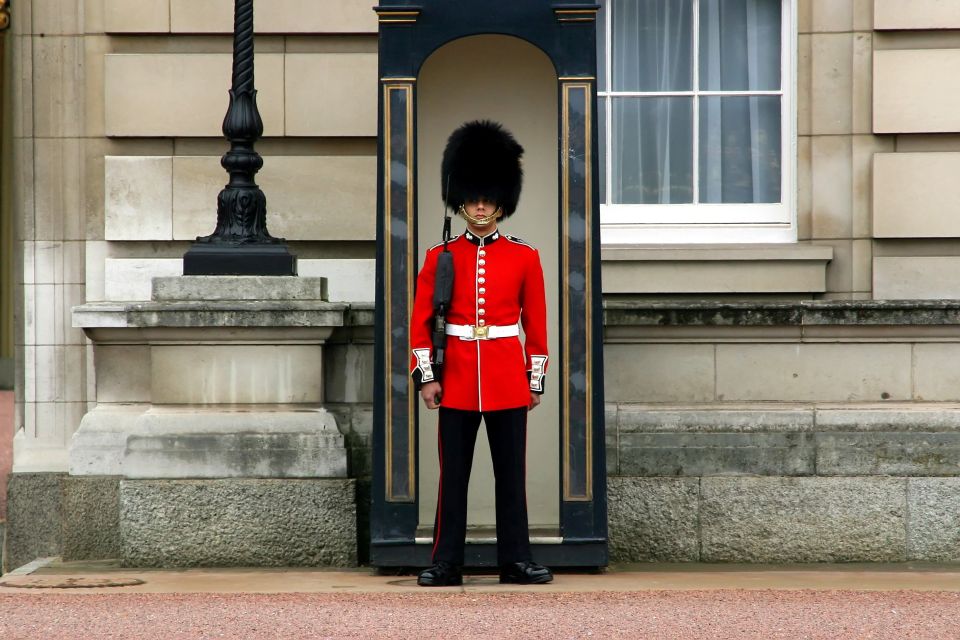 The Changing of the Guard Experience with Thames Boat ride - Should you book? My honest decision