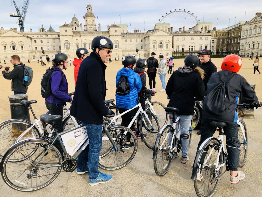 The London "Big Six" and a Pub. 5.5 hour tour - Snack and Drink Stop: Energy Without Turning This into a Food Tour