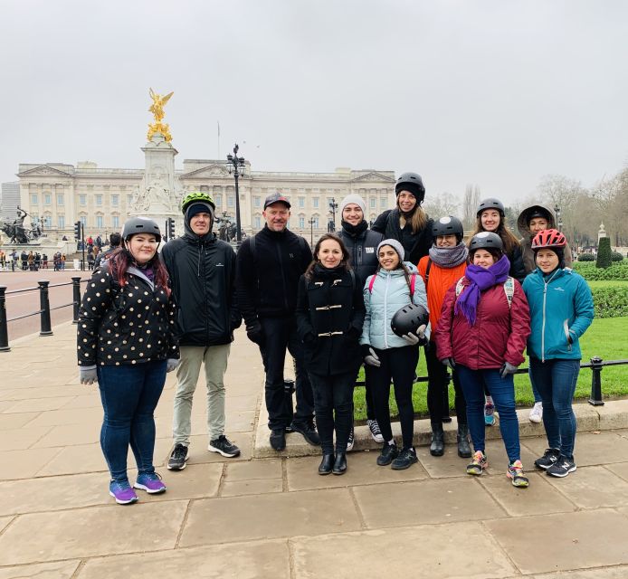 The London "Big Six" and a Pub. 5.5 hour tour - The Start Point: Easy to Find, Right by Queensway