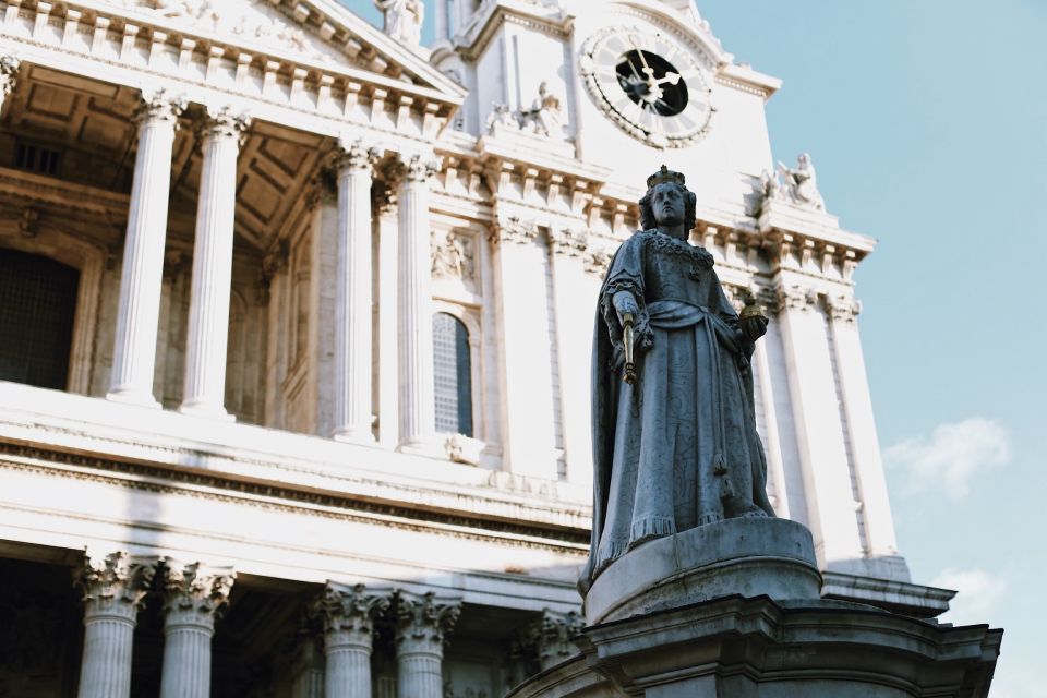 The Old City of London - Guided Walking Tour 12 guests 2,5h - Guildhall and the Bank of England: Where Civic Power Feels Practical