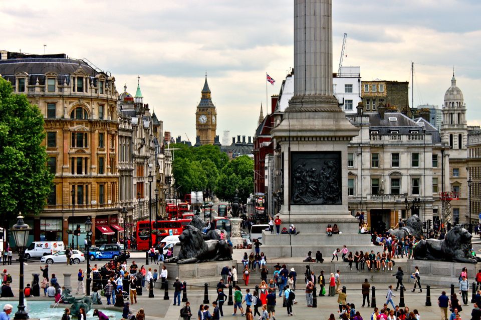 Tour in Italian: Londra in un Giorno - The double-decker bus ride: where the day turns into a real London loop
