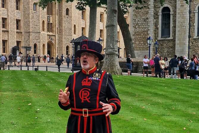 Tower of London Crown Jewels and English Royal History Tour - Crown Jewels Exhibition: the famous crowns are impressive in person
