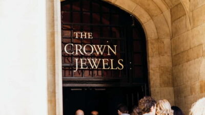 Tower of London Tour with Crown Jewels, plus River Cruise - Jewel House Close-Up: 23,000 Gems and What You’re Actually Looking At