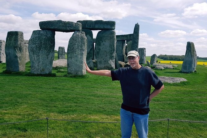 Visit Bath And Stonehenge: Private Black Cab Day Trip from London - Black cab comfort and a full 10-hour day from central London