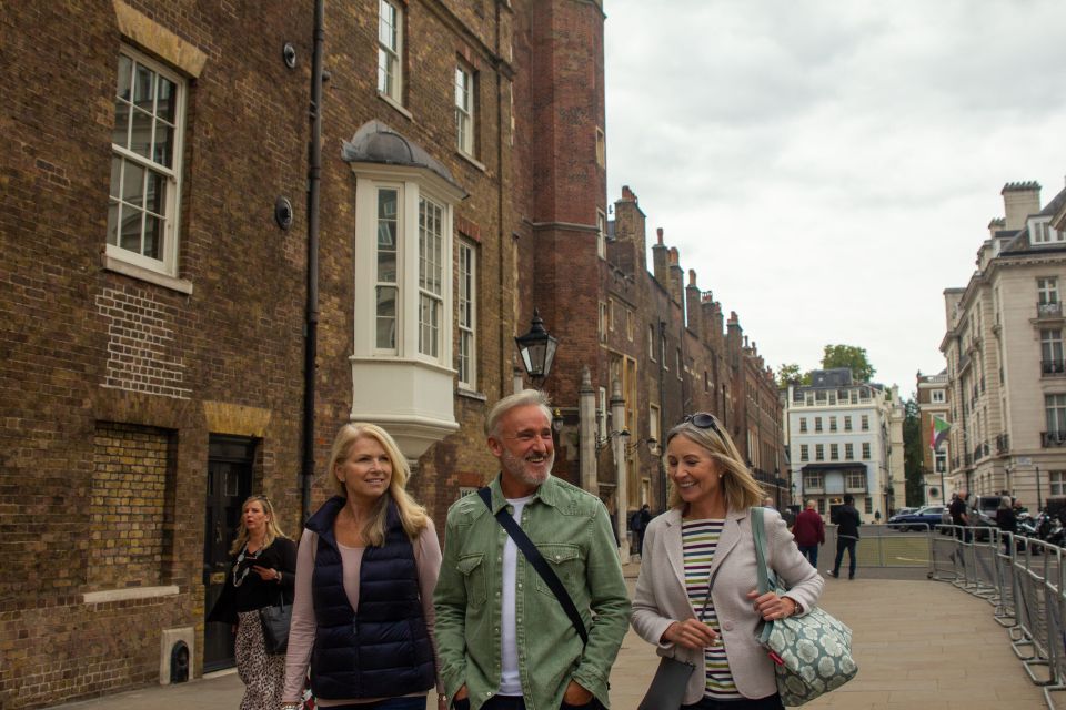 Westminster to Tower Bridge Customized Tour with a Local - First Stop Ideas Near Westminster Bridge: Women’s Medicine or Contemporary Art